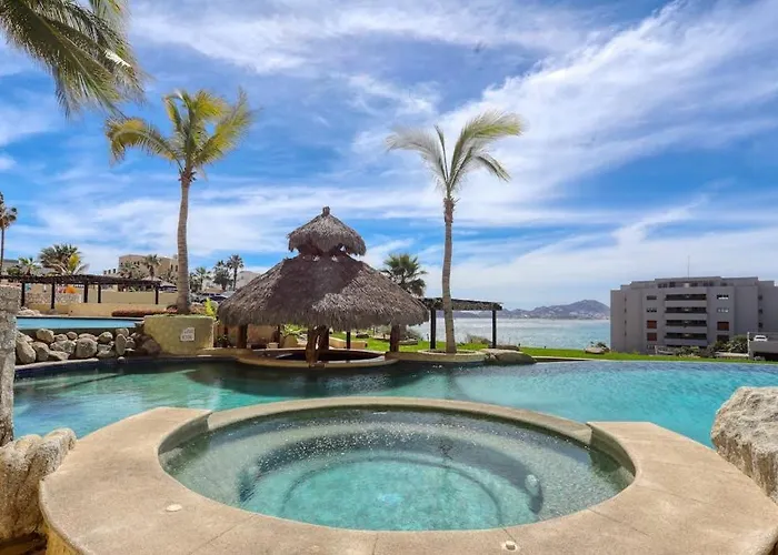 Ferienhaus Stylish Coastal Retreat With Breathtaking Views, Pool & Private Balcony *