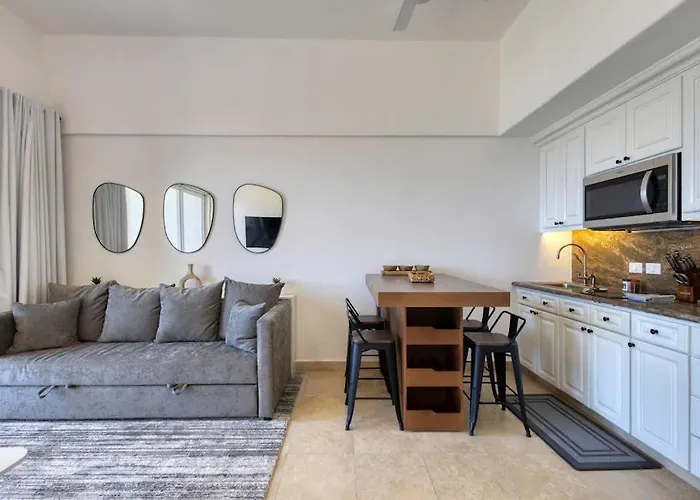 Ferienhaus Stylish Coastal Retreat With Breathtaking Views, Pool & Private Balcony Cabo San Lucas