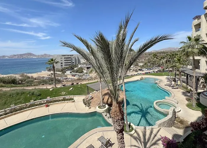 Stylish Coastal Retreat With Breathtaking Views, Pool & Private Balcony Ferienhaus *